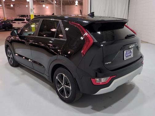 Aurora Black Pearl 2023 Kia Niro LX