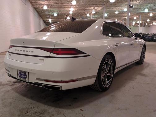 Uyuni White 2023 Genesis G90 3.5T