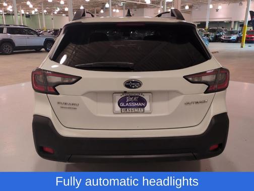 Crystal White Pearl 2023 Subaru Outback Premium
