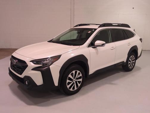 Crystal White Pearl 2023 Subaru Outback Premium