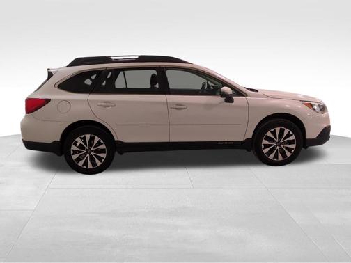 White 2016 Subaru Outback 2.5i Limited