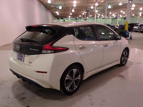 2022 Nissan Leaf SV