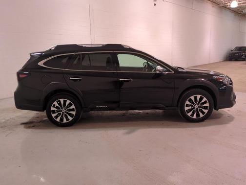 Crystal Black Silica 2024 Subaru Outback Touring XT