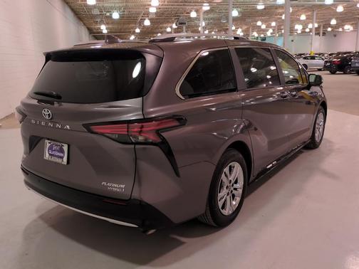 2024 Toyota Sienna Platinum 7 Passenger