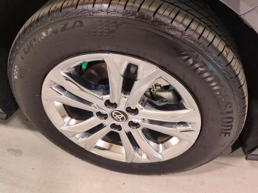 2024 Toyota Sienna Platinum 7 Passenger