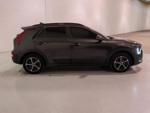 2023 Kia Niro EX