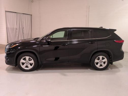 2022 Toyota Highlander L