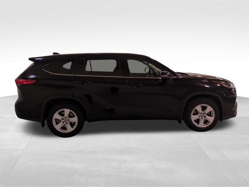2022 Toyota Highlander L