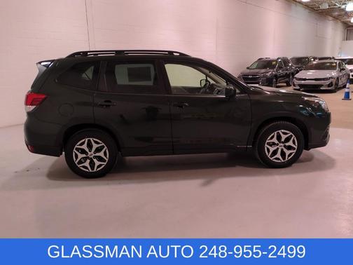 Cascade Green Silica 2024 Subaru Forester Premium
