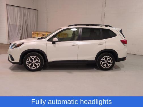 Crystal White Pearl 2023 Subaru Forester Premium