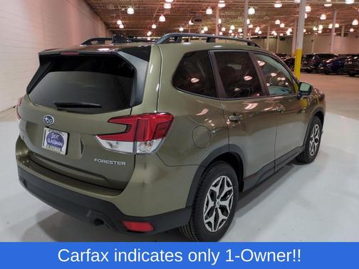 Autumn Green Metallic 2024 Subaru Forester Premium