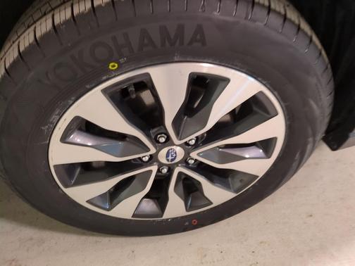 Crystal Black Silica 2024 Subaru Outback Touring