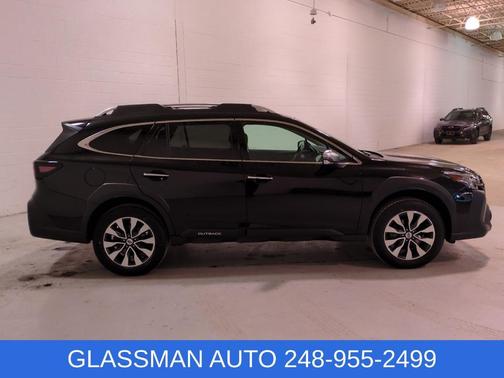 Crystal Black Silica 2024 Subaru Outback Touring