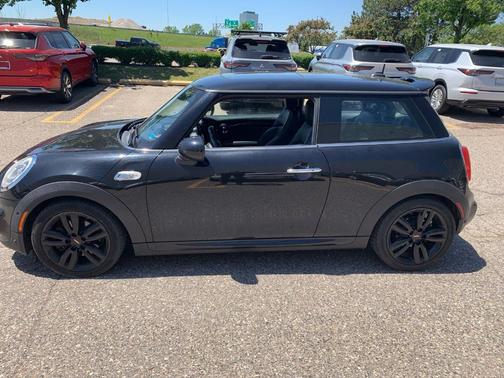 Midnight Black Metallic 2018 MINI Hardtop Cooper S