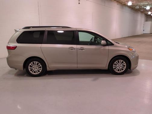 2017 Toyota Sienna L
