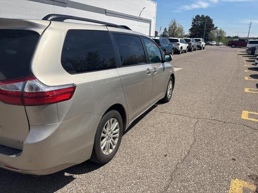 2017 Toyota Sienna L