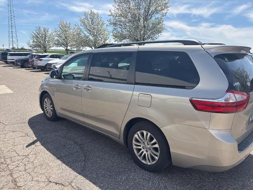 2017 Toyota Sienna L