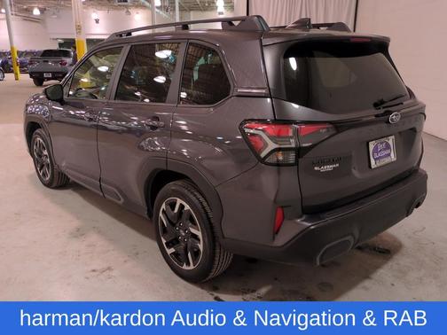 Magnetite Gray Metallic 2025 Subaru Forester Limited