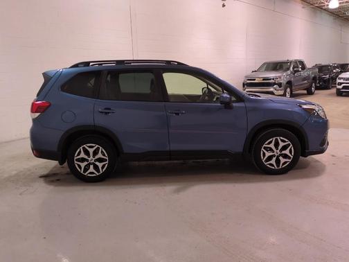 Horizon Blue Pearl 2023 Subaru Forester Premium