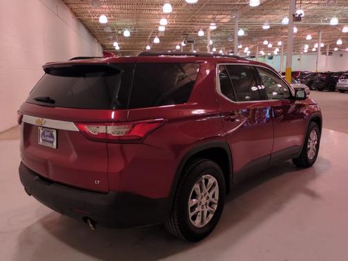 2021 Chevrolet Traverse LT Cloth