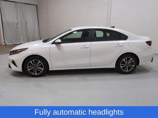 Snow White Pearl 2023 Kia Forte LXS