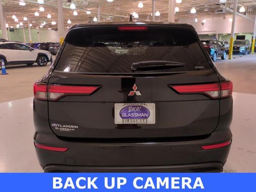 2024 Mitsubishi Outlander ES