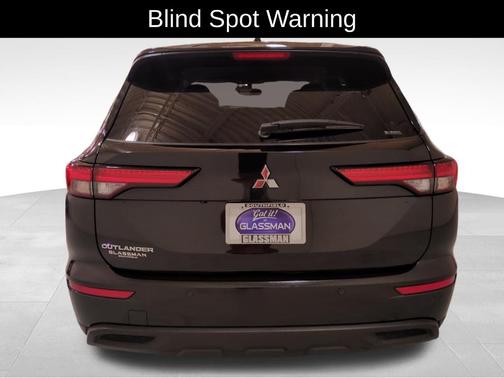 2024 Mitsubishi Outlander ES