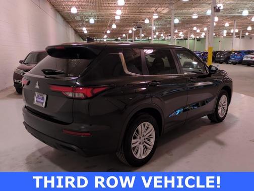 2024 Mitsubishi Outlander ES