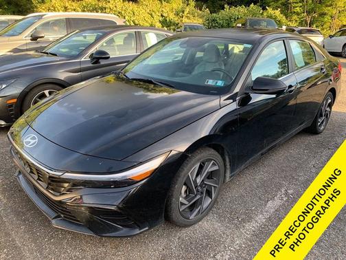 Black 2025 Hyundai ELANTRA Limited