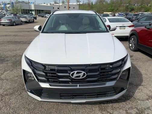 White 2025 Hyundai TUCSON SEL Convenience