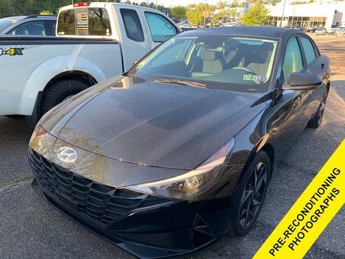 Black 2023 Hyundai ELANTRA SEL