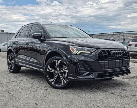 Mythos Black Metallic 2024 Audi Q3 45 S line Premium Plus