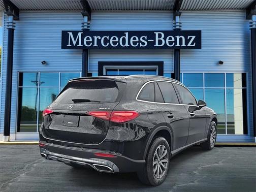 2026 Mercedes-Benz GLC 300 4MATIC