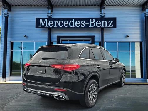2026 Mercedes-Benz GLC 300 4MATIC