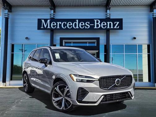 2023 Volvo XC60 Recharge Plug-In Hybrid T8 Ultimate Dark Theme