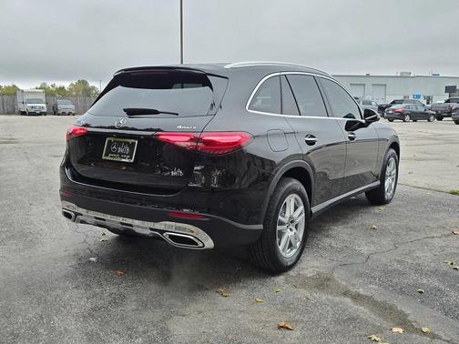 2026 Mercedes-Benz GLC 300 4MATIC