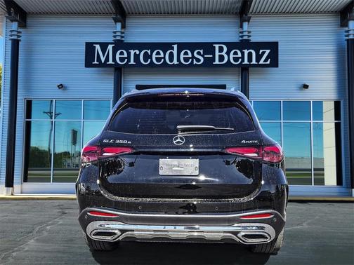 2025 Mercedes-Benz GLC 350e Base