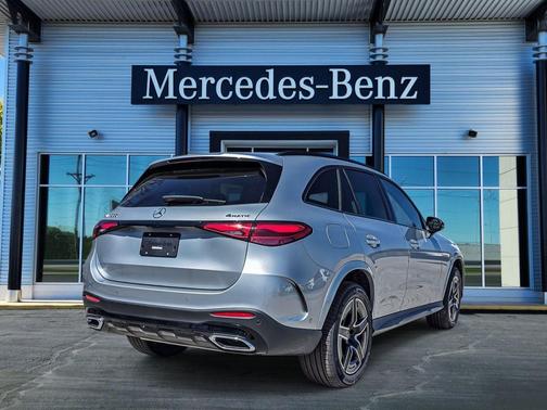 Cirrus Silver 2026 Mercedes-Benz GLC 300 4MATIC