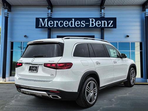Polar White 2026 Mercedes-Benz GLS 450 4MATIC