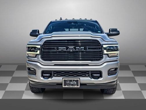 Billet Silver Metallic Clearcoat 2022 RAM 2500 Laramie Crew Cab 4x4 6'4' Box