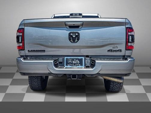 Billet Silver Metallic Clearcoat 2022 RAM 2500 Laramie Crew Cab 4x4 6'4' Box