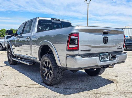 Billet Silver Metallic Clearcoat 2022 RAM 2500 Laramie Crew Cab 4x4 6'4' Box