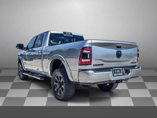 Billet Silver Metallic Clearcoat 2022 RAM 2500 Laramie Crew Cab 4x4 6'4' Box