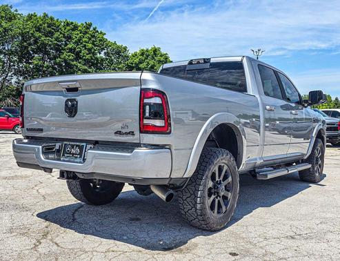 Billet Silver Metallic Clearcoat 2022 RAM 2500 Laramie Crew Cab 4x4 6'4' Box