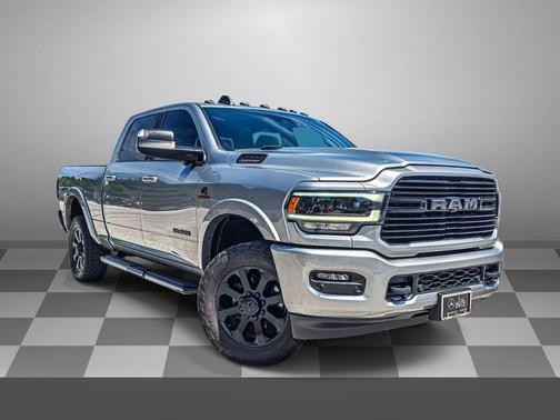 Billet Silver Metallic Clearcoat 2022 RAM 2500 Laramie Crew Cab 4x4 6'4' Box