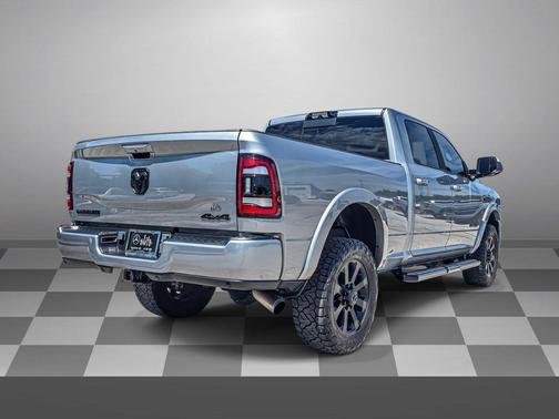Billet Silver Metallic Clearcoat 2022 RAM 2500 Laramie Crew Cab 4x4 6'4' Box