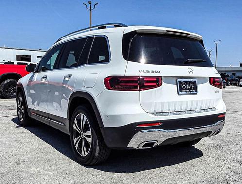 2025 Mercedes-Benz GLB 250 4MATIC