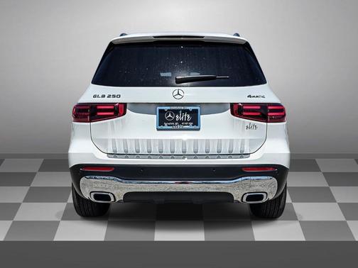 Polar White 2025 Mercedes-Benz GLB 250 4MATIC