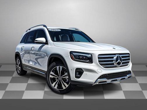 Polar White 2025 Mercedes-Benz GLB 250 4MATIC