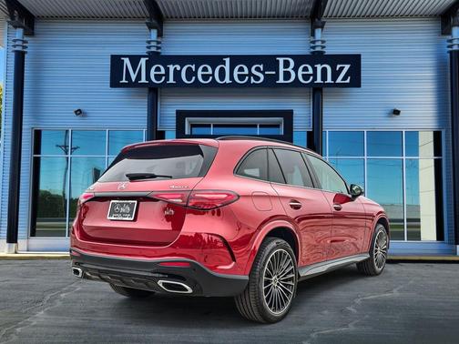 MANUFAKTUR Patagonia Red 2026 Mercedes-Benz GLC 300 4MATIC